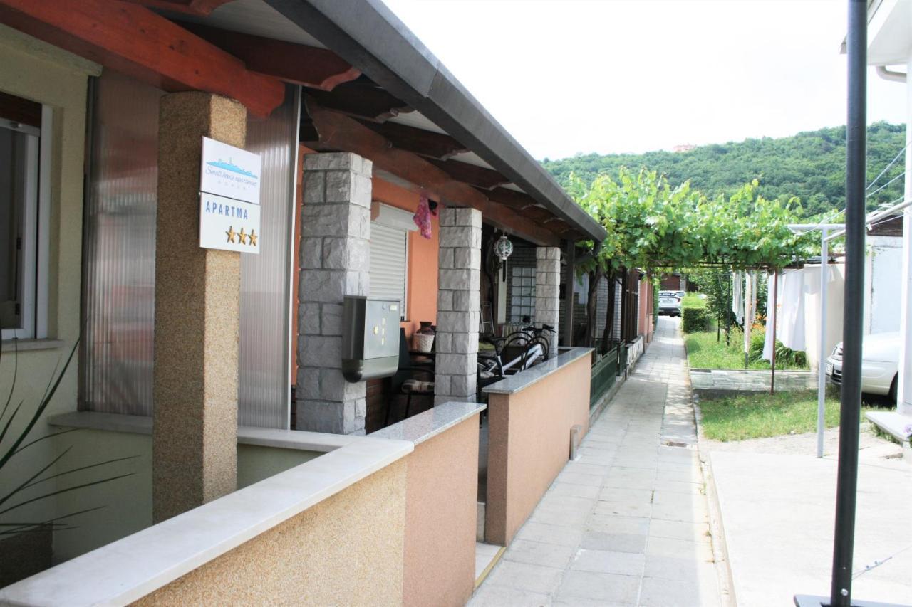 Apartment Small House