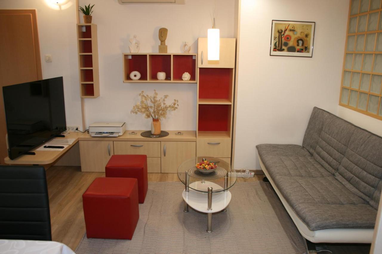 Small House *