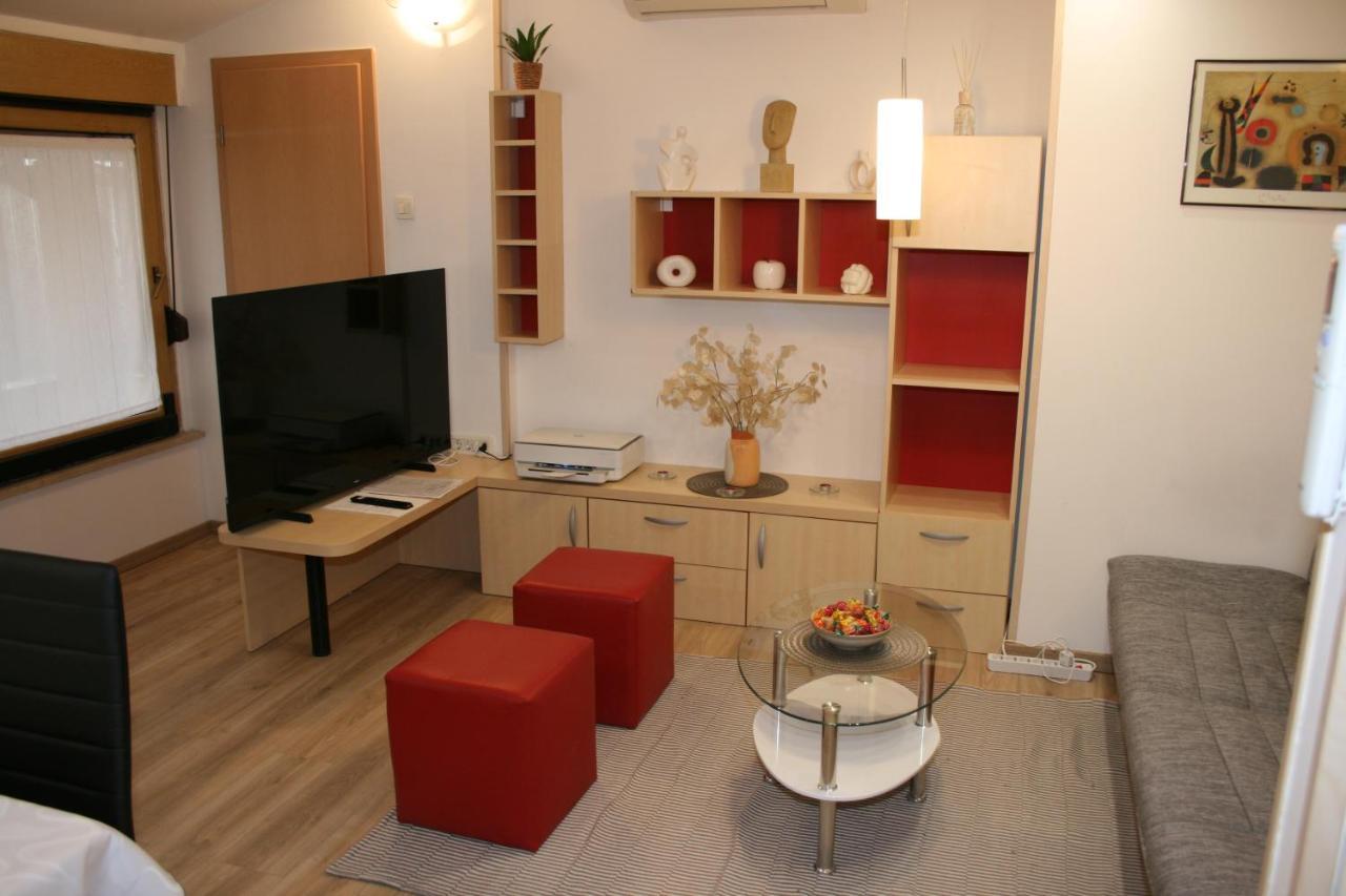 Small House *
